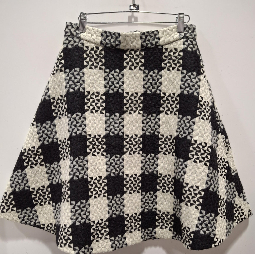 Daxi Retro Styling Women's Black and White Skirt Size S