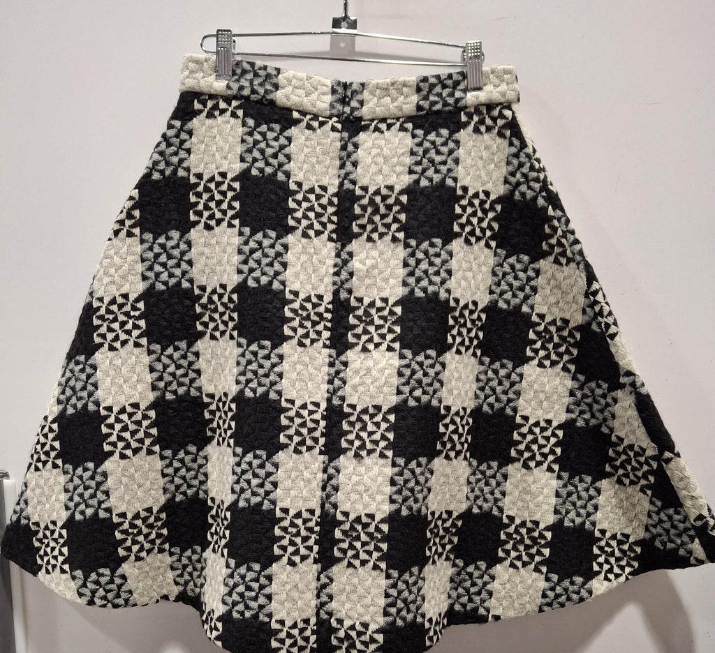 Daxi Retro Styling Women's Black and White Skirt Size S