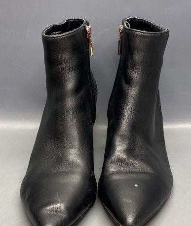 White House Black Market Black Leather/Synthetic Kitten Heel Zip Boots Size 8.5M