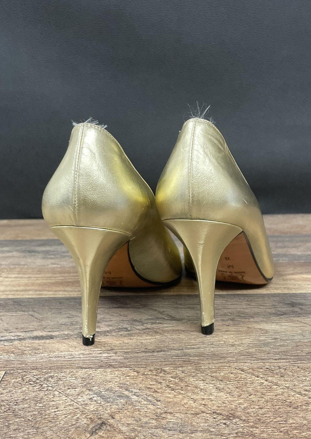 Vintage Yves Saint Laurent Metallic Gold Leather Pumps Heels Size 8 with COA