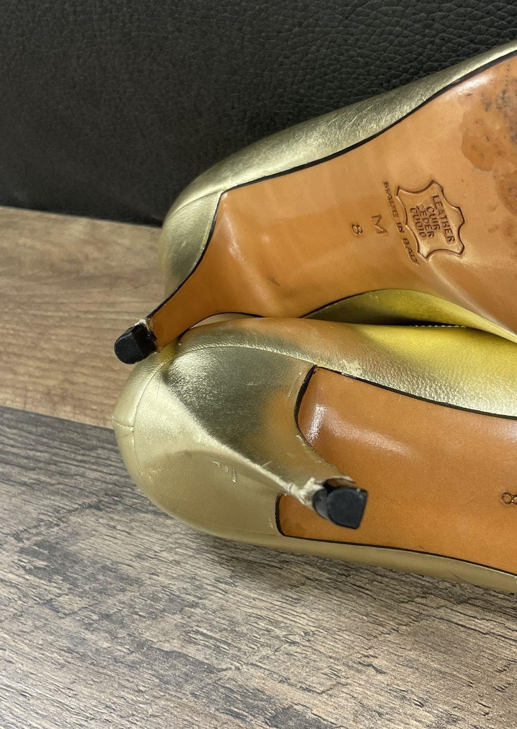 Vintage Yves Saint Laurent Metallic Gold Leather Pumps Heels Size 8 with COA