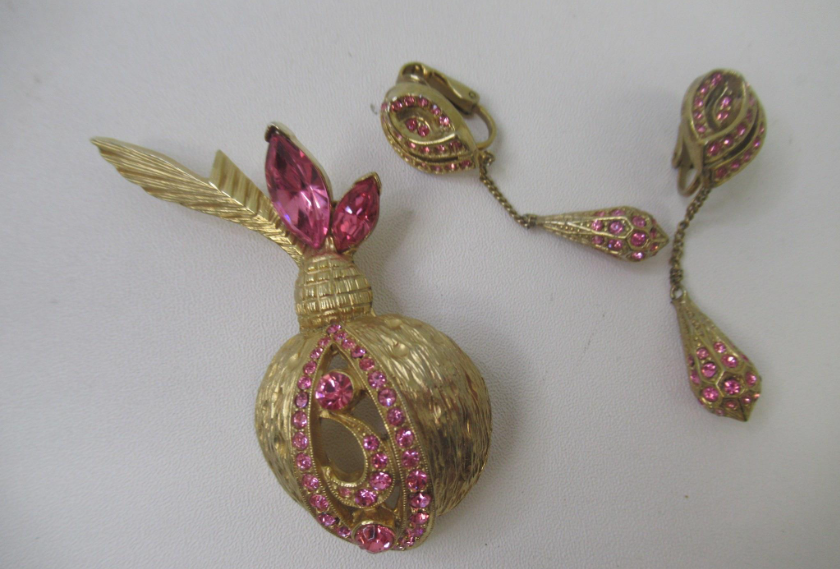 Vintage Bellini Gold-Tone Pink Rhinestone Feather Brooch and Dangle Clip Earrings Set
