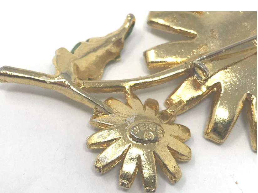Vintage Signed Weiss White Enamel Daisy Brooch with Yellow Center Flower Pin
