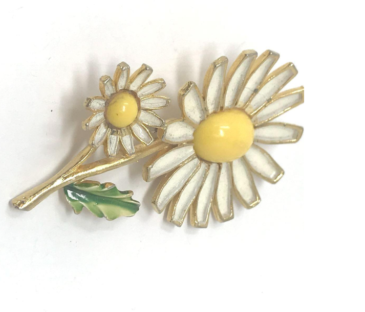 Vintage Signed Weiss White Enamel Daisy Brooch with Yellow Center Flower Pin