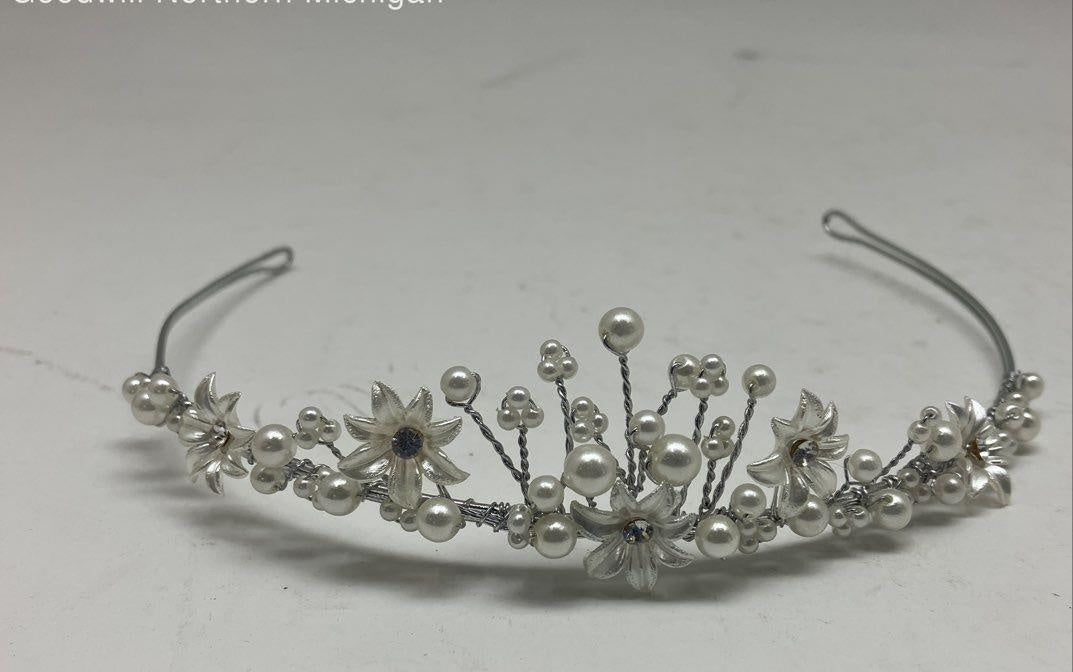 David's Bridal Headpiece Collection Wedding Tiara Floral Pearl Wire Silver Tone