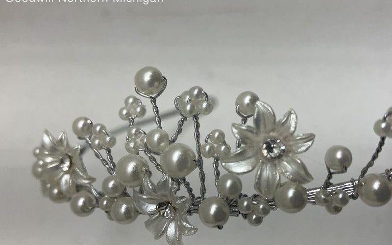 David's Bridal Headpiece Collection Wedding Tiara Floral Pearl Wire Silver Tone