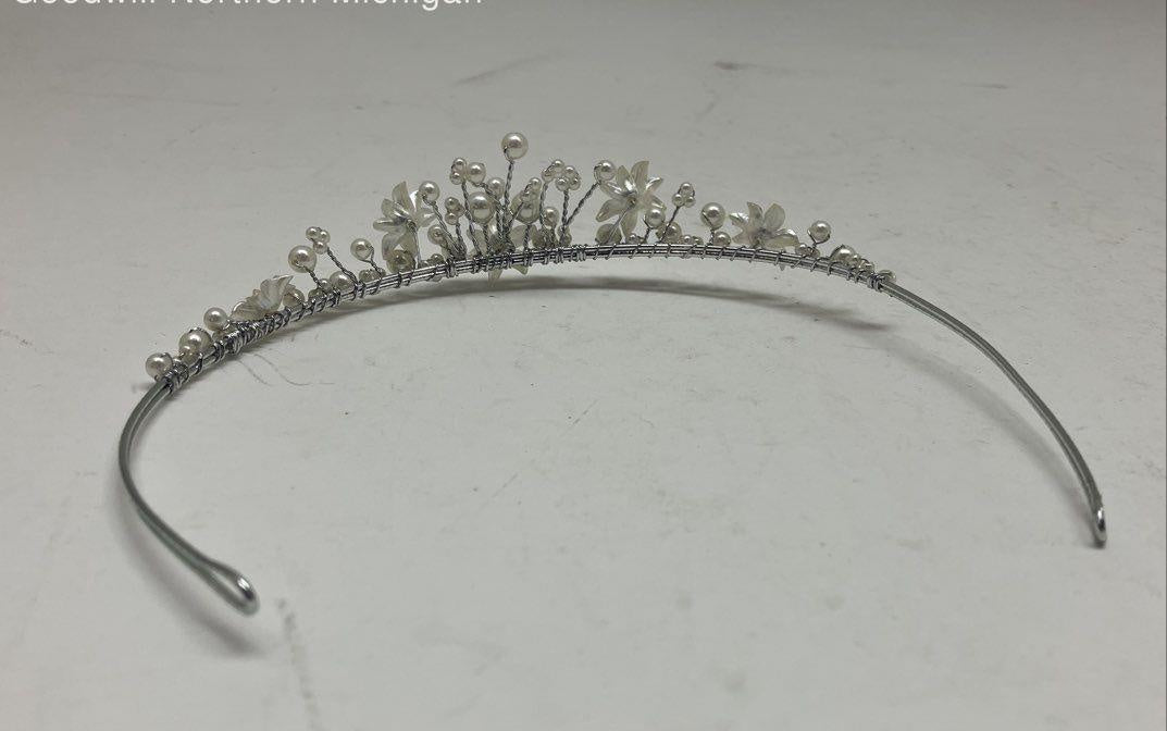 David's Bridal Headpiece Collection Wedding Tiara Floral Pearl Wire Silver Tone