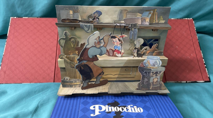 Quintessential Disney: A Pop-Up Gallery of Classic Disney Moments (2005)