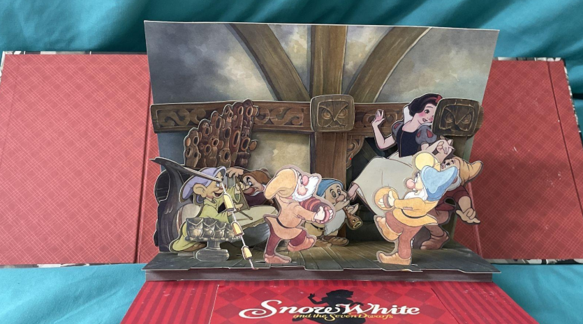 Quintessential Disney: A Pop-Up Gallery of Classic Disney Moments (2005)