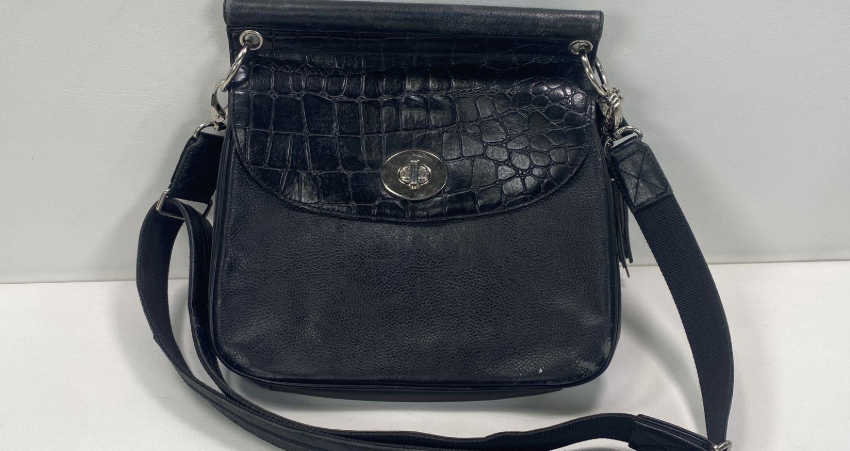 Gun Tote’n Mamas Black Pebbled Leather Crossbody Bag Foldover Flap Zip Pocket Purse