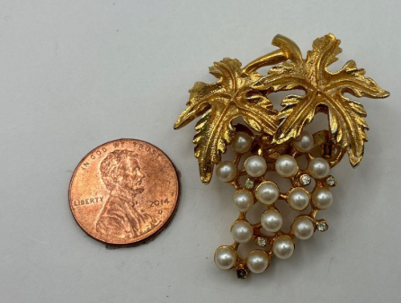 Gold Tone Grape Brooch UV Reactive Cluster Pin Faux Pearl Grapes Leaf Vine Design Vintage Style Jewelry Safety Clasp