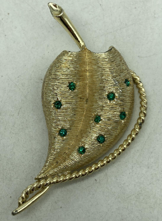 Vintage Gold Tone Leaf Brooch and Clip On Earring Set Green Rhinestone Matching Set