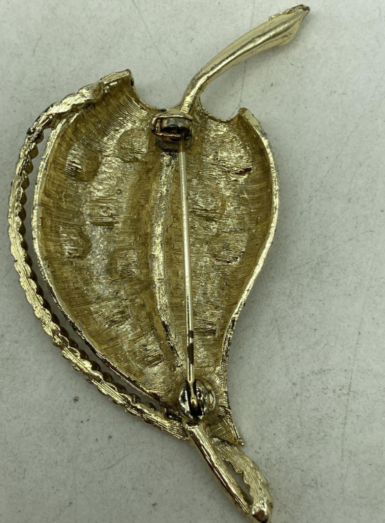 Vintage Gold Tone Leaf Brooch and Clip On Earring Set Green Rhinestone Matching Set