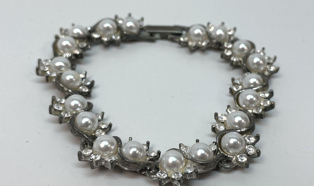 Dainty Silver Tone Rhinestone & Faux Pearl Link Bracelet 25.7g