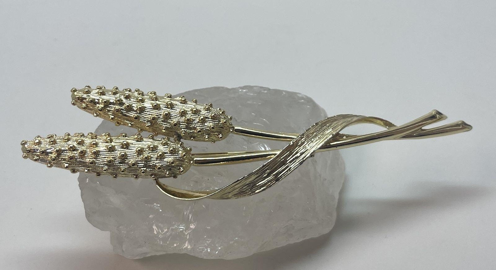 Vintage Gold Tone Nature Inspired Cattail Brooch