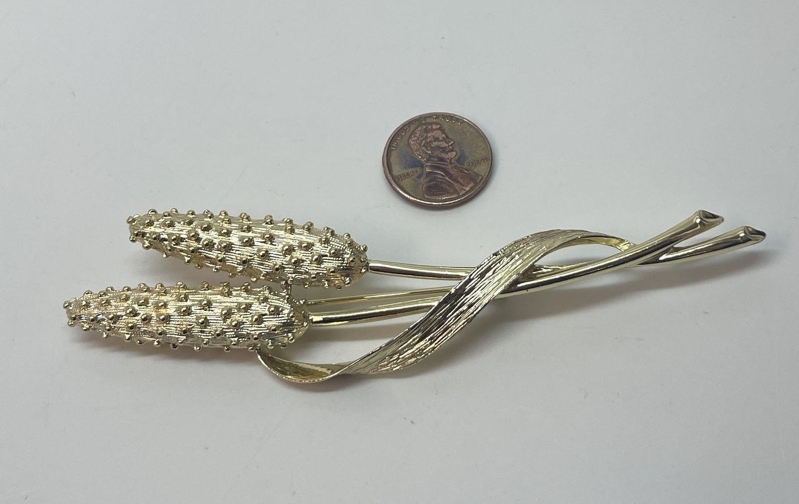 Vintage Gold Tone Nature Inspired Cattail Brooch