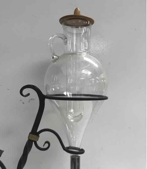 Vintage Metal Stand Glass Wine Decanter Dispenser
