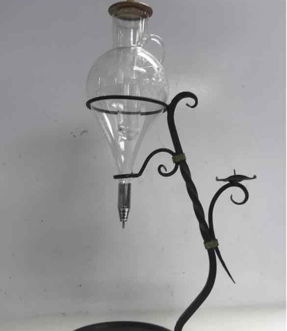 Vintage Metal Stand Glass Wine Decanter Dispenser