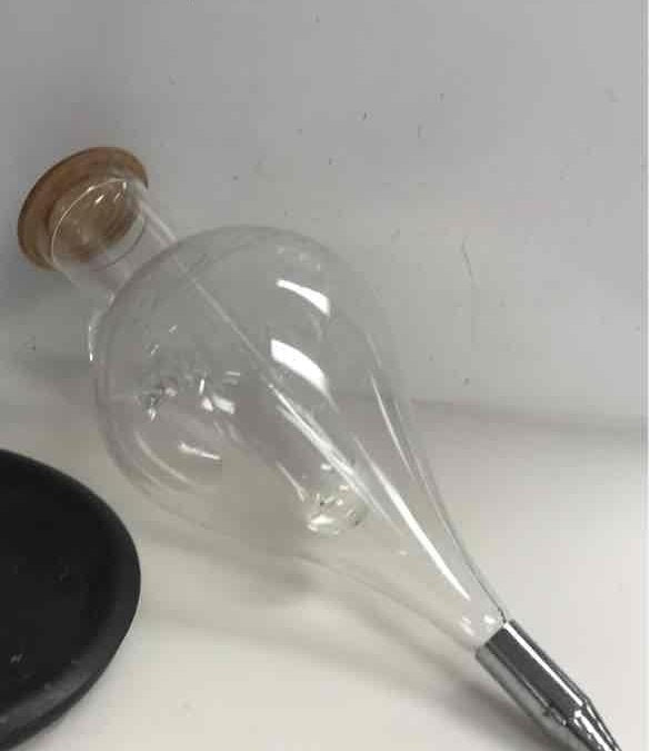 Vintage Metal Stand Glass Wine Decanter Dispenser