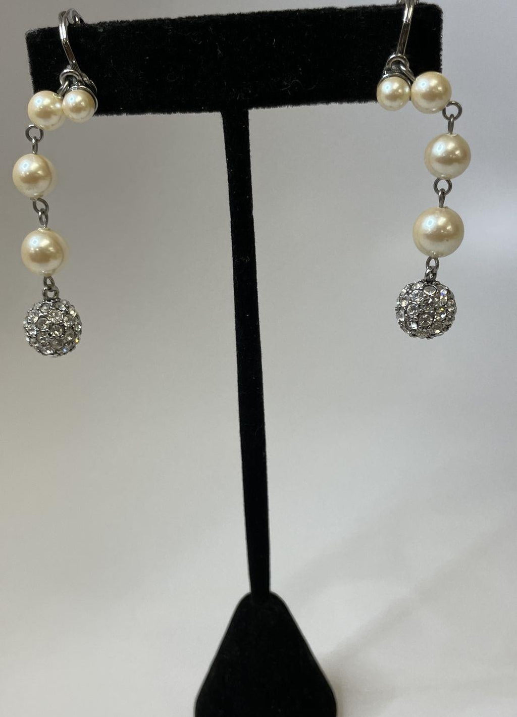 Monet Silver Tone Faux Pearl Rhinestone Beaded Dangle Clip On Earrings 10.6g