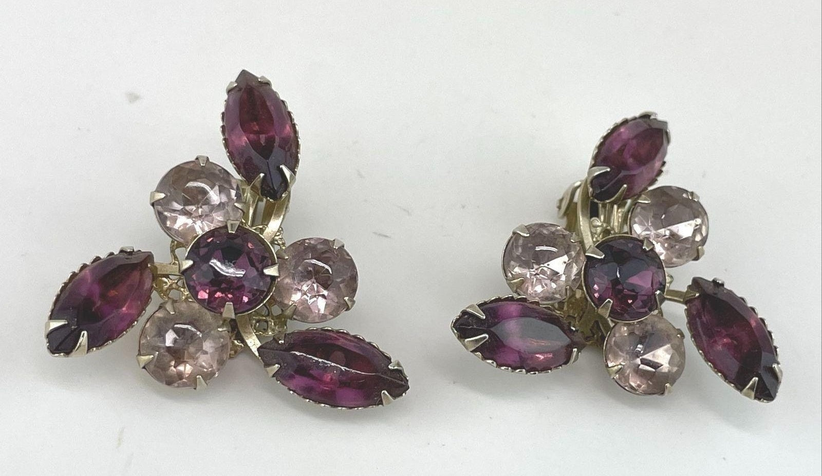 Vintage Unsigned Gold Tone Pink & Purple Rhinestone Clip On Earrings