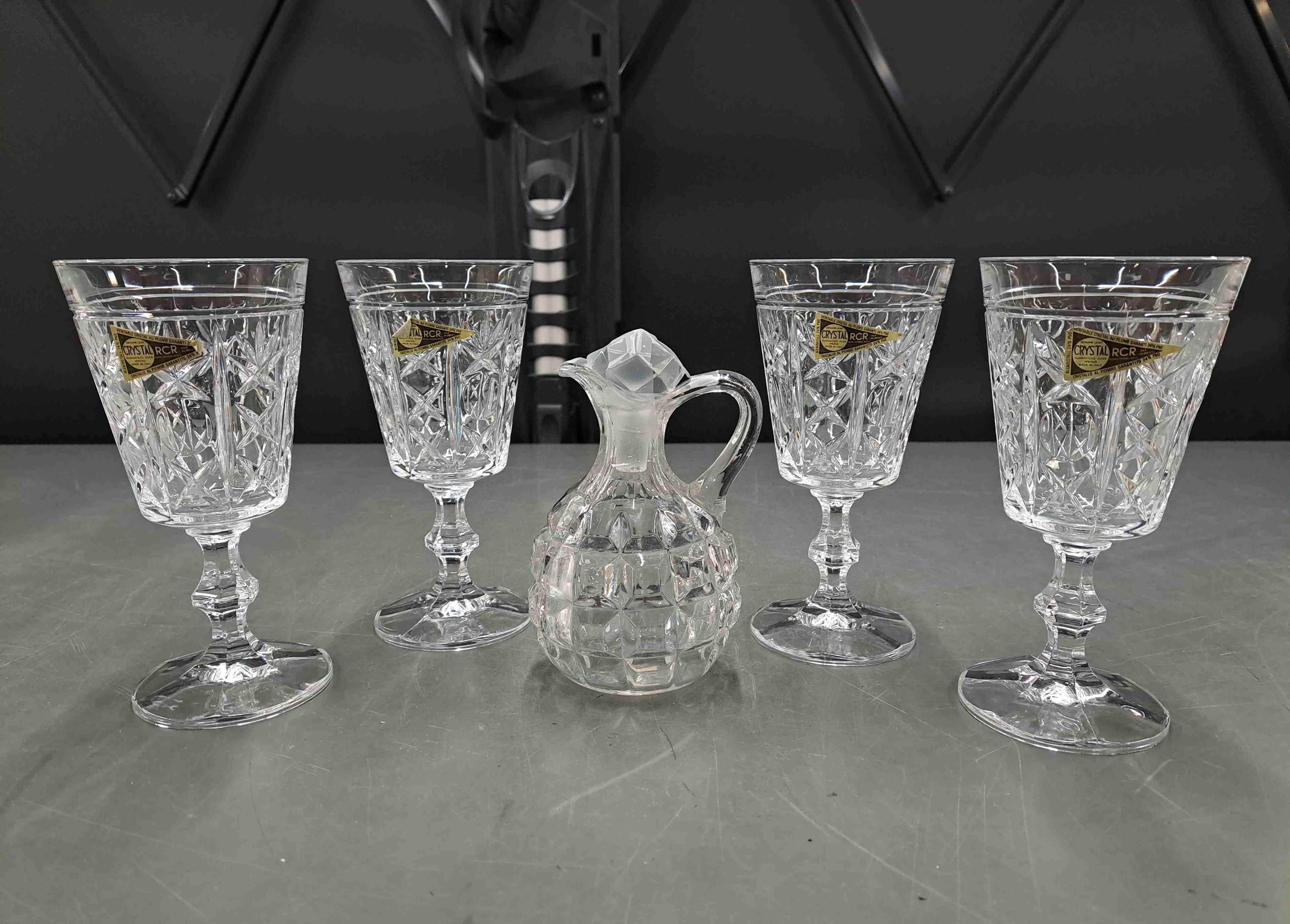 Set of 4 Italy RCR Royal Crystal Rock 24% Lead Crystal Wine Glasses and Cruet