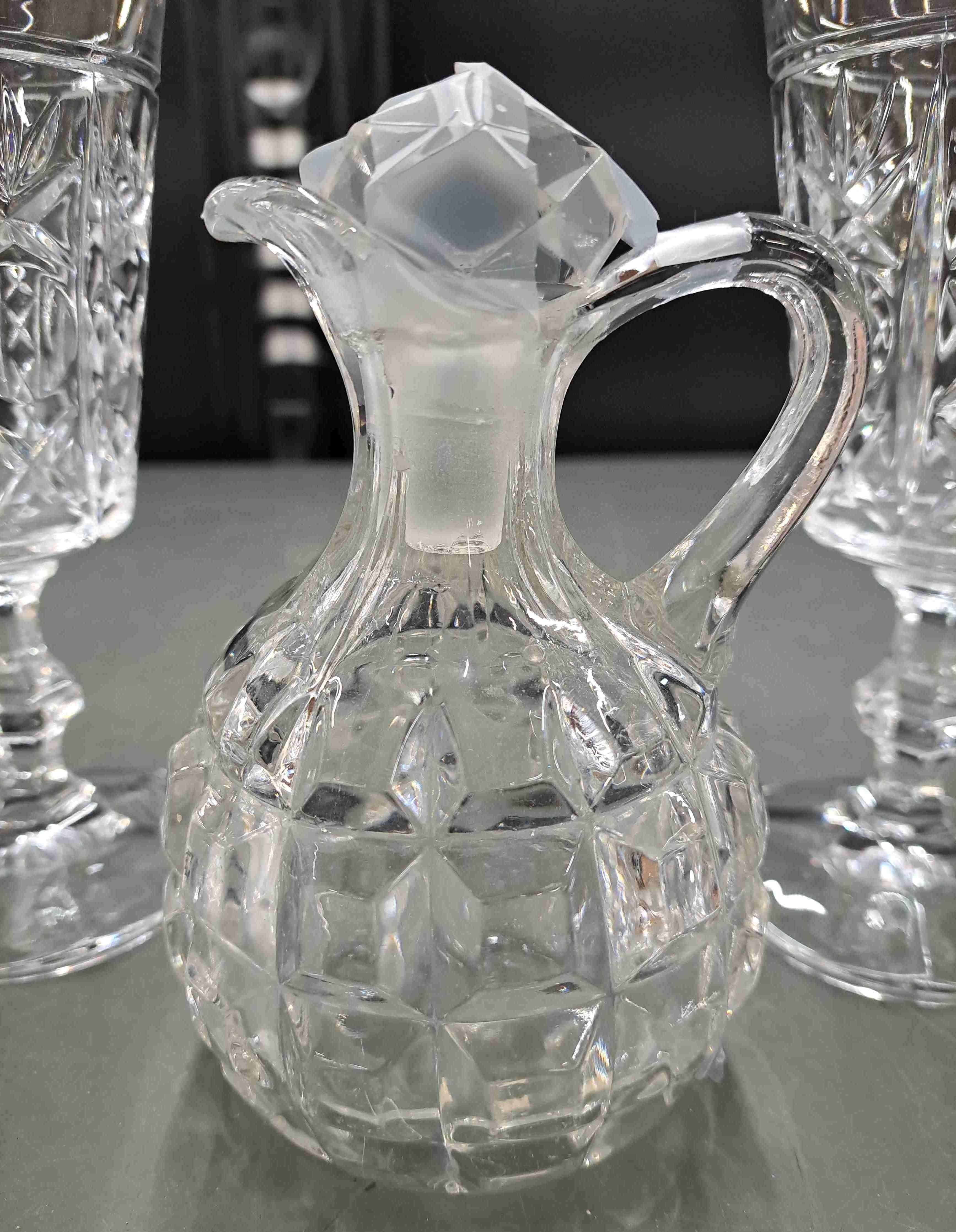 Set of 4 Italy RCR Royal Crystal Rock 24% Lead Crystal Wine Glasses and Cruet