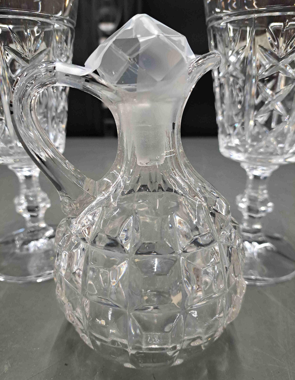 Set of 4 Italy RCR Royal Crystal Rock 24% Lead Crystal Wine Glasses and Cruet