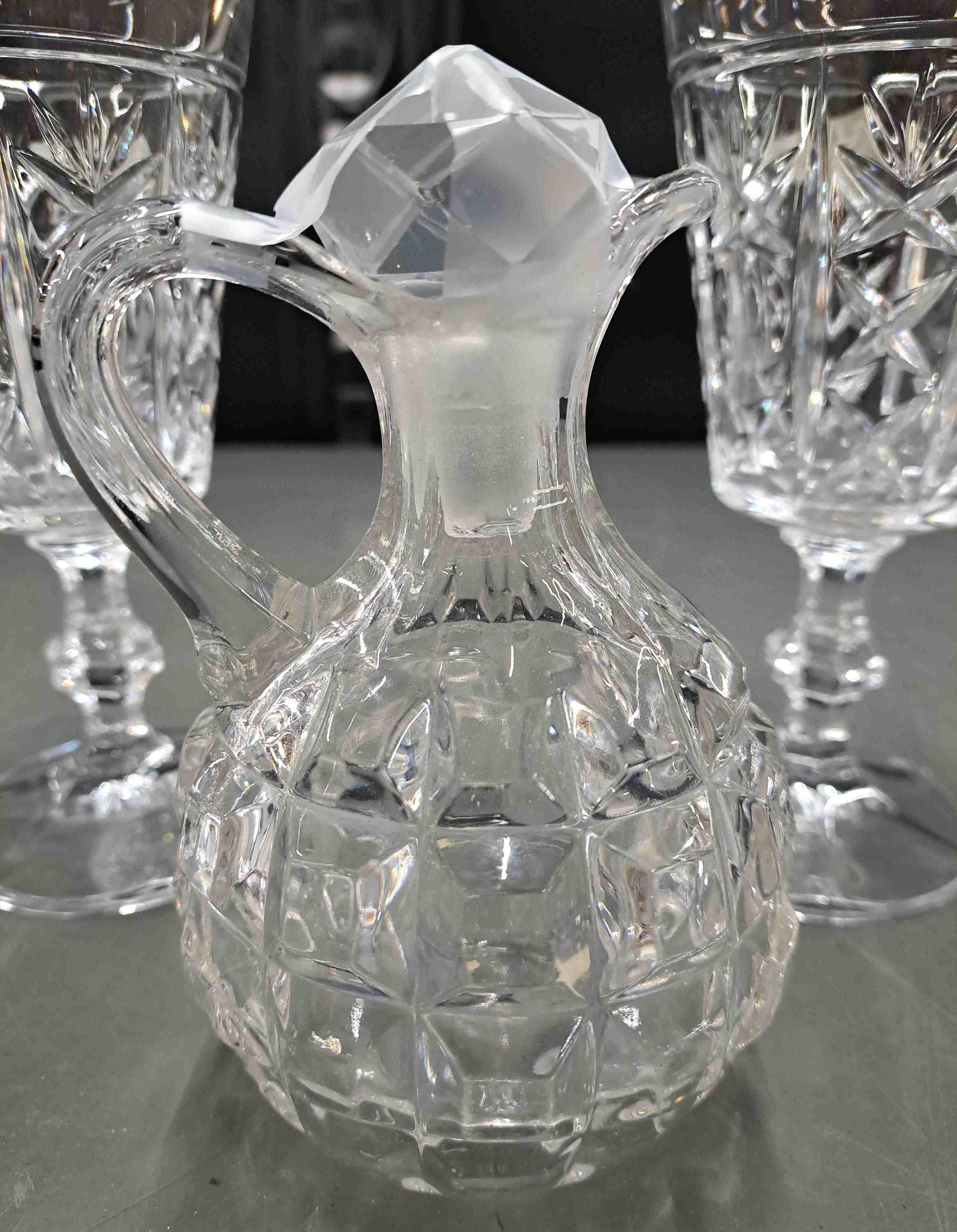 Set of 4 Italy RCR Royal Crystal Rock 24% Lead Crystal Wine Glasses and Cruet