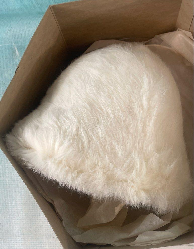 Lion White Faux Fur Style Hat Size Regular with Box