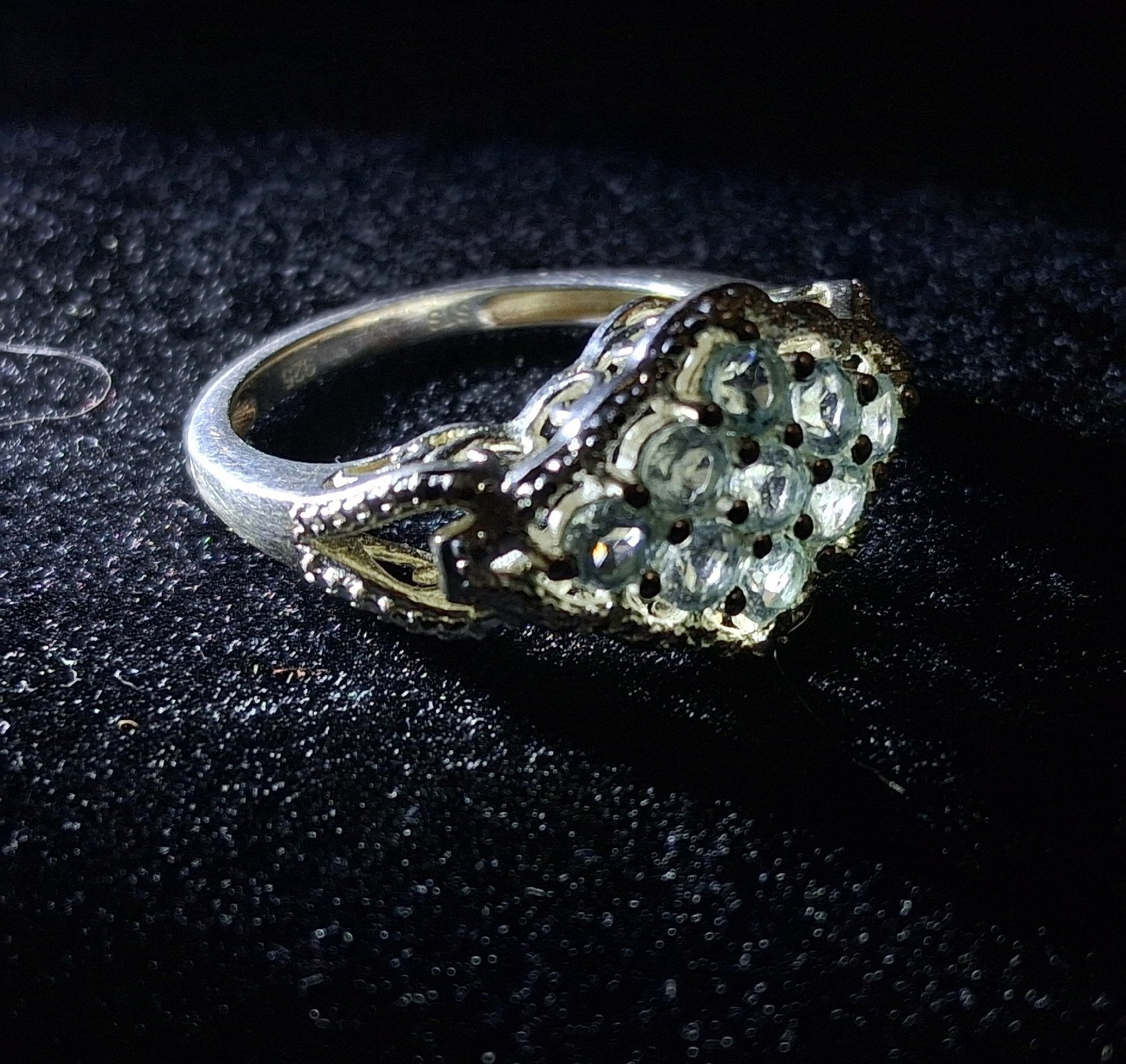 Sterling Silver Ring with Round Cut Blue Topaz, Size 7, 3.5g