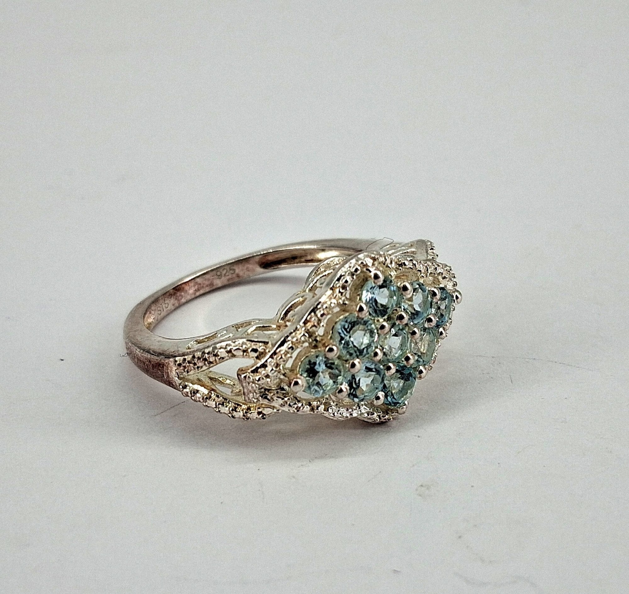 Sterling Silver Ring with Round Cut Blue Topaz, Size 7, 3.5g
