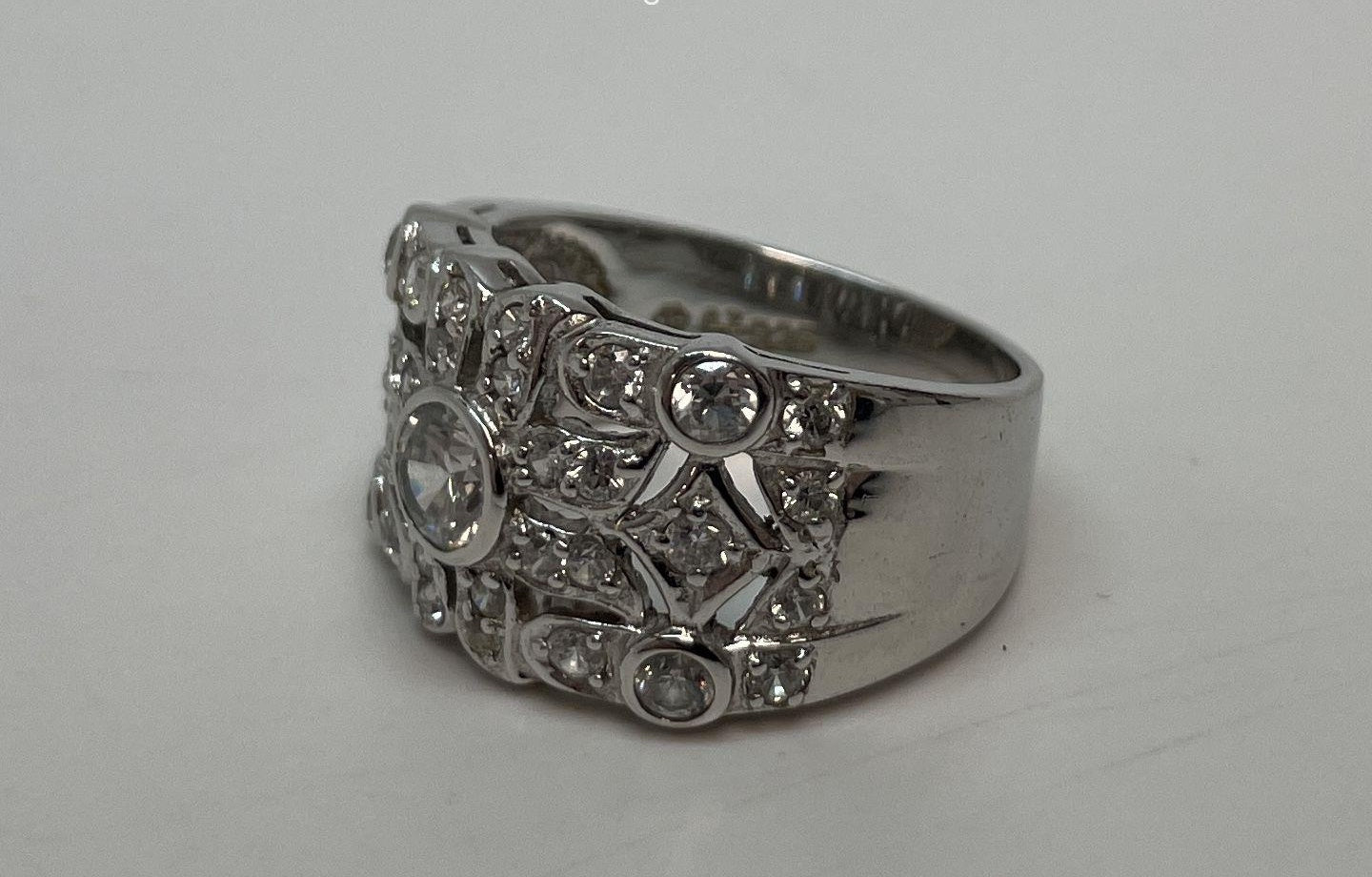Contemporary 925 Sterling CZ Chunky Ring 7.8g