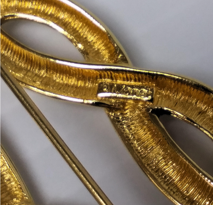 Vintage Monet Gold-Tone Interlocking Knot Brooch | Signed Designer Statement Pin