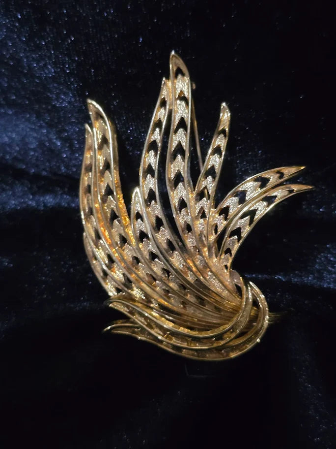 Vintage Monet Gold Tone Wheat Sheaf Brooch, Textured Spray Statement Pin