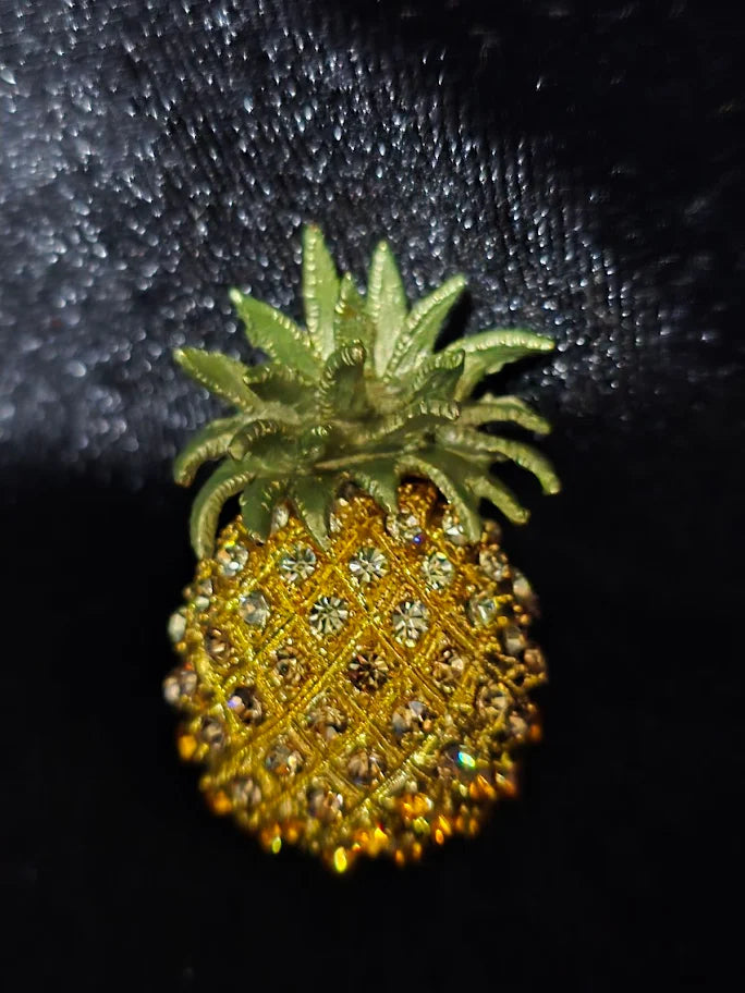 Vintage Rucinni Rhinestone Pineapple Brooch | Gold Tone Pavé Crystal Fruit Pin