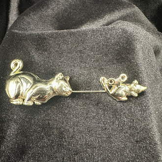 AJC Gold Tone Cat and Mouse Figural Bar Pin Brooch Signed