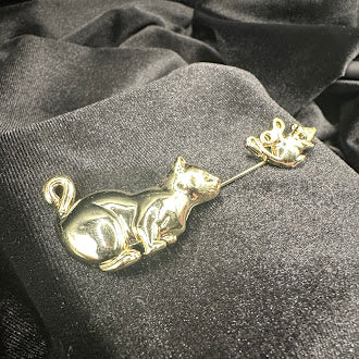 AJC Gold Tone Cat and Mouse Figural Bar Pin Brooch Signed