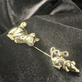 AJC Gold Tone Cat and Mouse Figural Bar Pin Brooch Signed