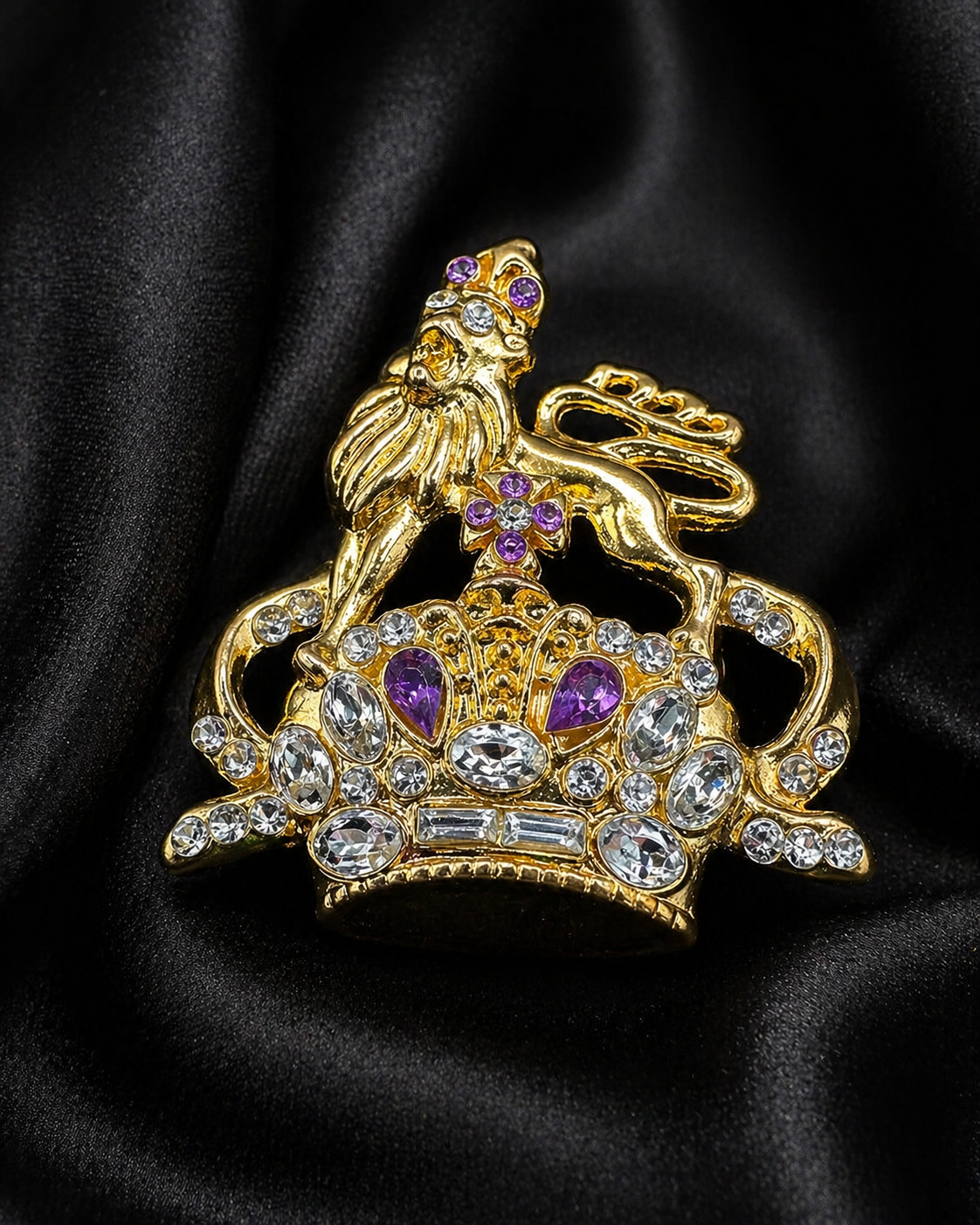 Gold Tone Lion Crown Brooch