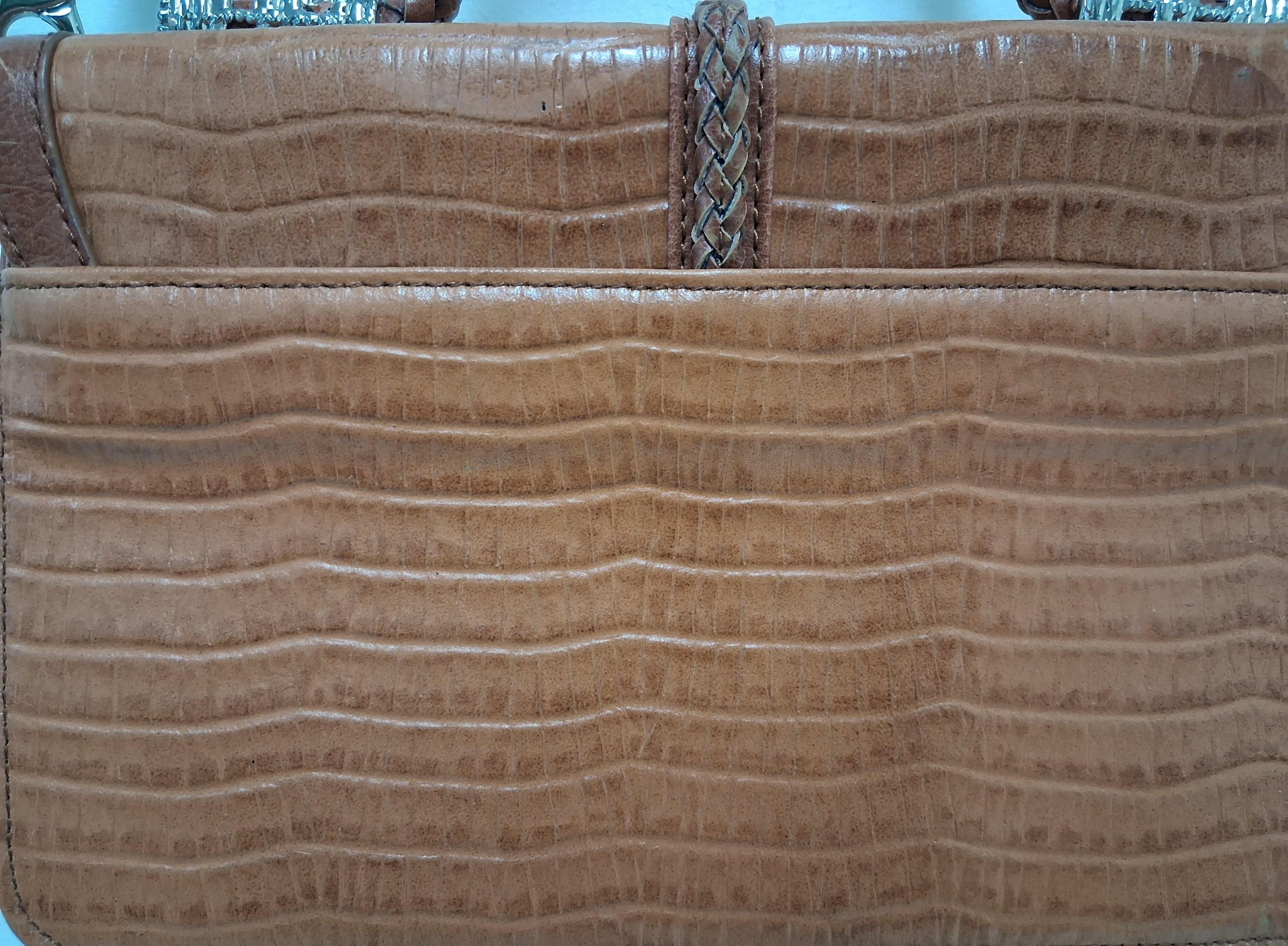 Vintage Brown Faux Leather Handbag with Braided Handle and Heart Accent