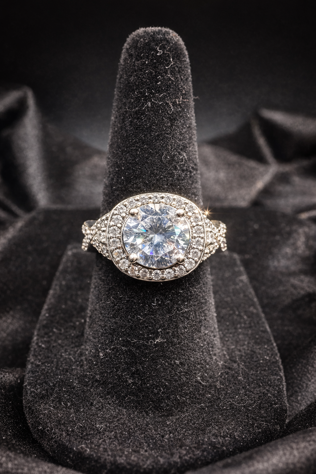 925 Sterling Silver Clear Stone Halo Ring Round Solitaire Statement Design