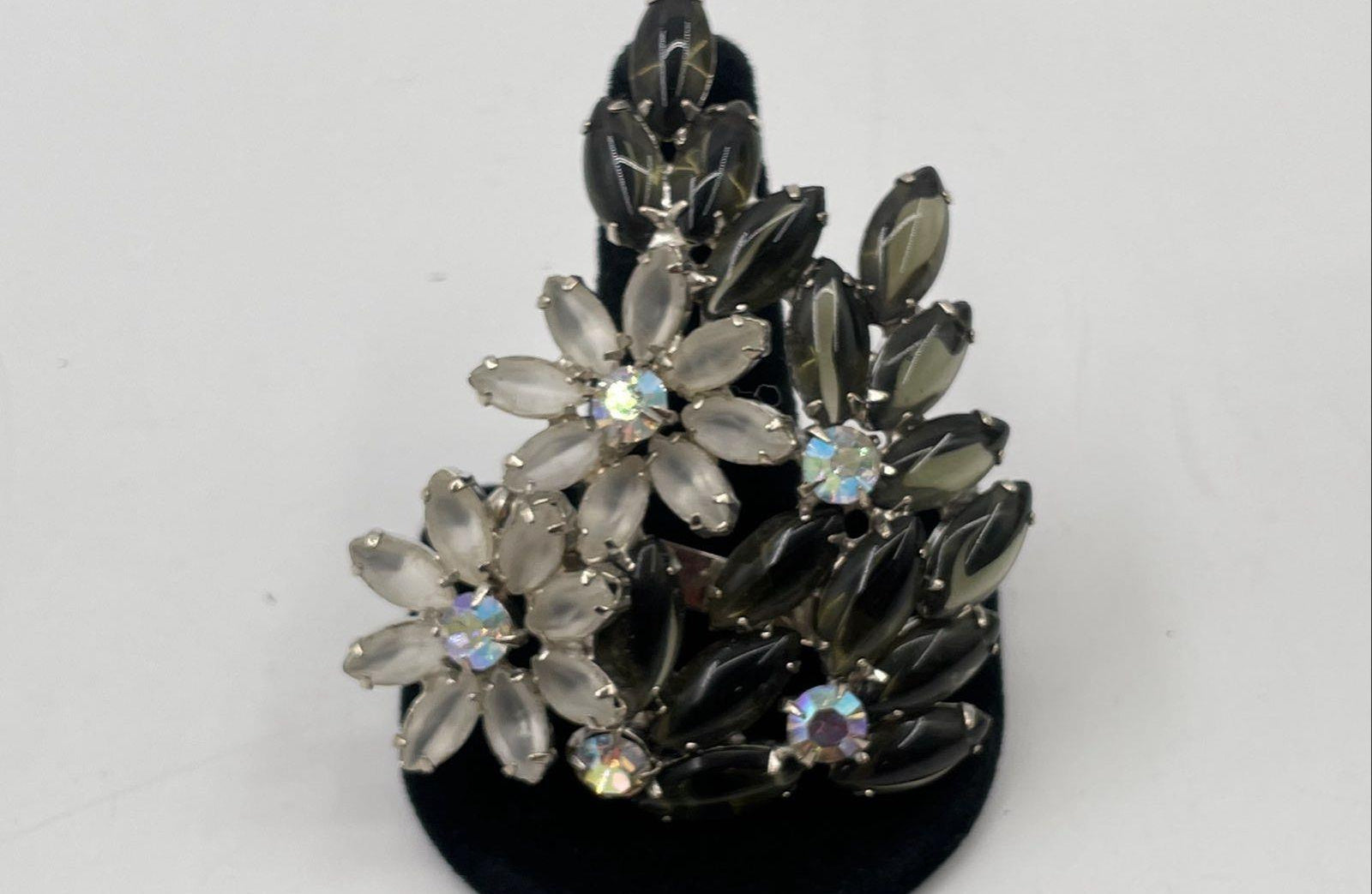 Vintage Aurora Borealis Rhinestone Flower Brooch