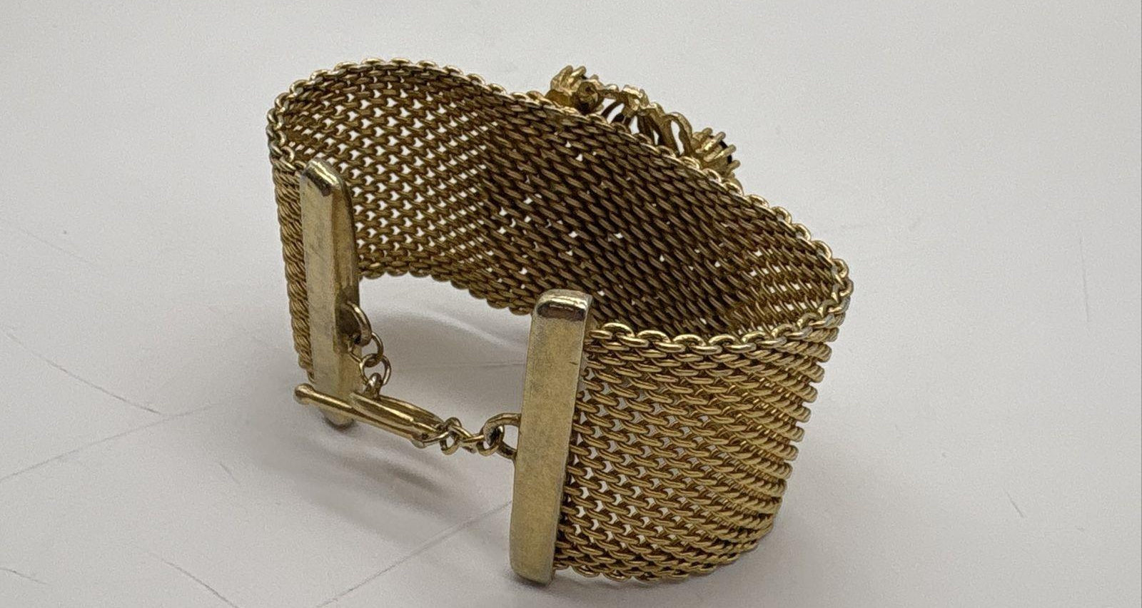 Vintage Gold-Tone Ornate Rhinestone Mesh Link Toggle Bracelet