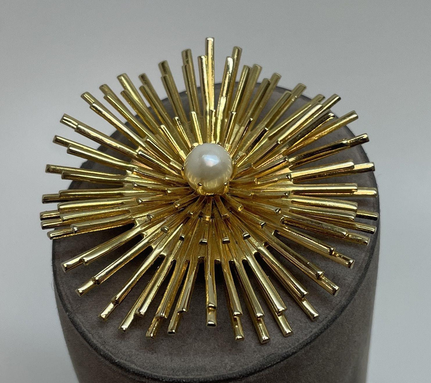 Vintage Gold Tone Faux Pearl Sunburst Brooch 20.9g