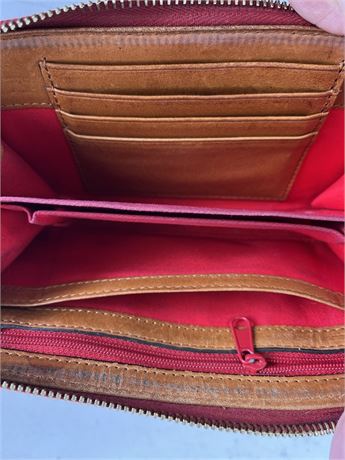 Vintage Dooney & Bourke Croc Embossed Red Leather Zip Wallet [B23829]