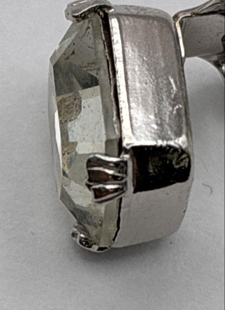 Vintage Weiss Silver-Tone Rhinestone Clip-On Earrings