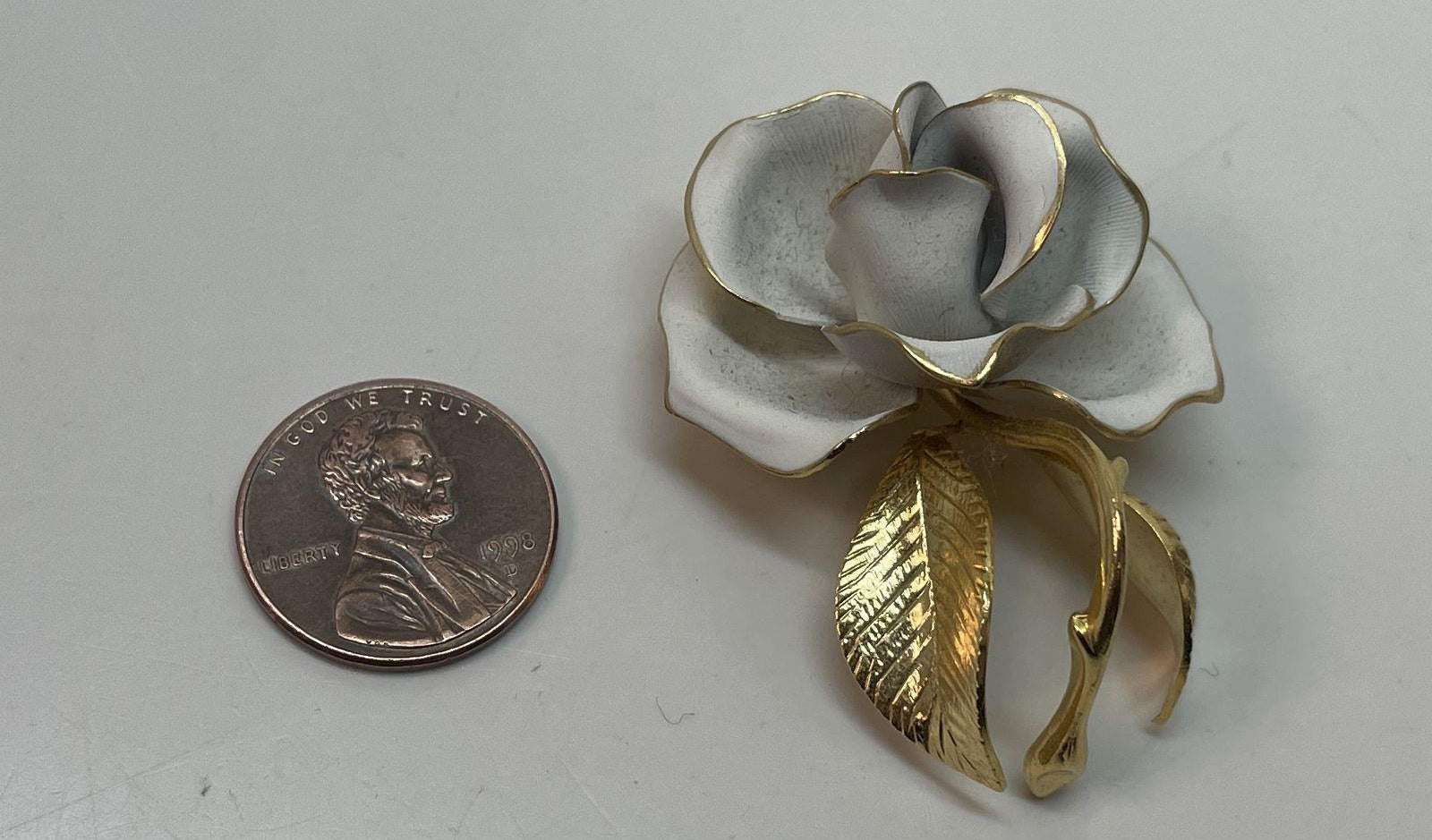 Vintage Gerrito White Rose Gold Tone Brooch