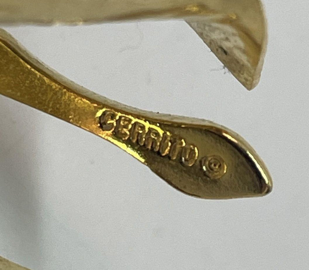 Vintage Gerrito White Rose Gold Tone Brooch