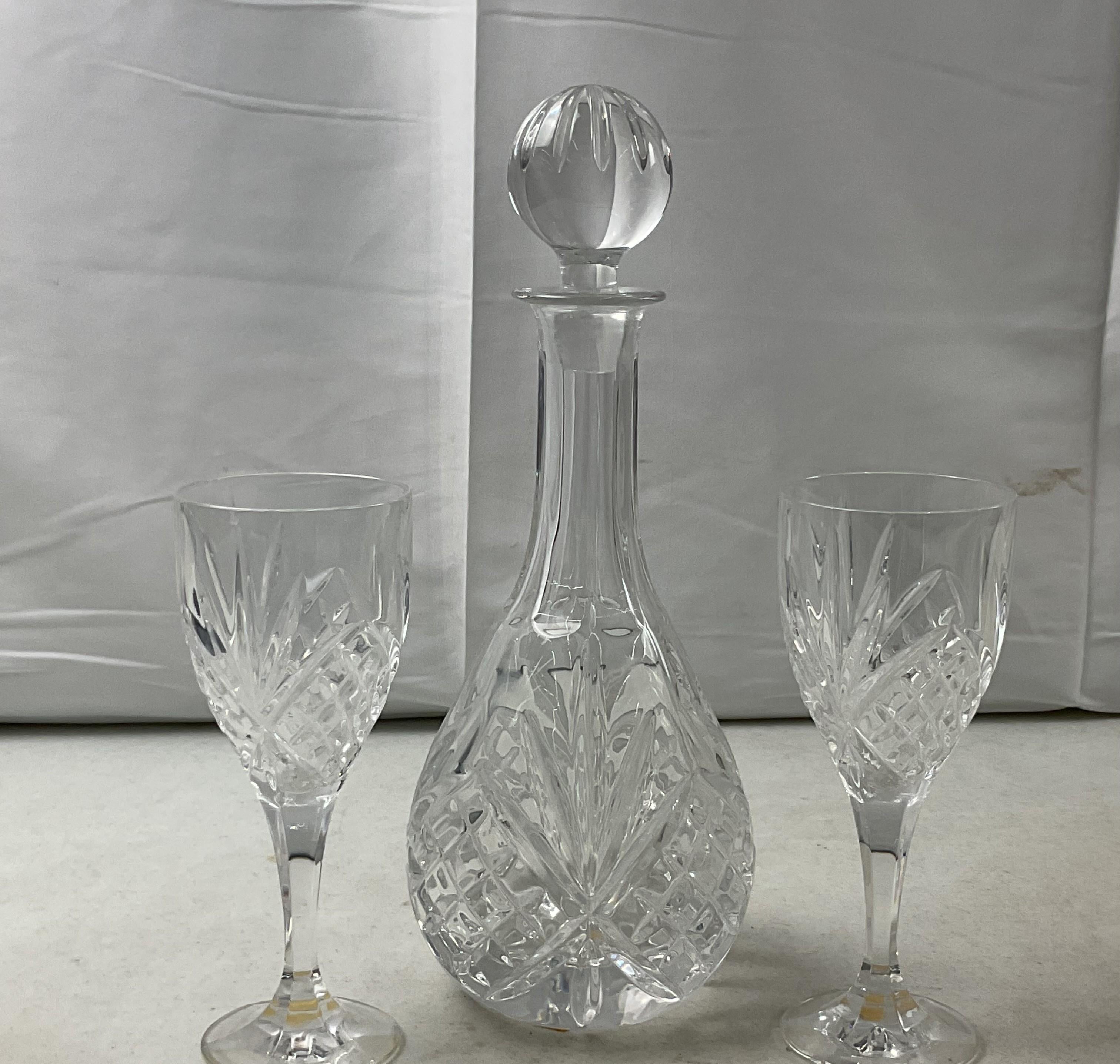 Crystal Decanter and Glass Set with Cut Pattern Design